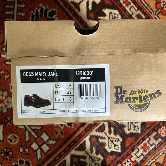 Dr. Martens 8065 Mary Janes - Brand New in Box, size 8 - Picture 3 of 4